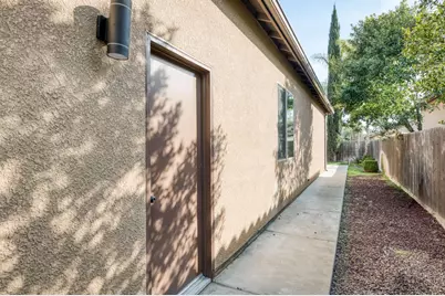 1563 E Via Mirasol Lane, Fresno, CA 93730 - Photo 44