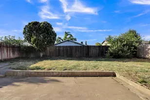 7817 Scottsdale Dr, Sacramento, CA 95828 - Photo 26