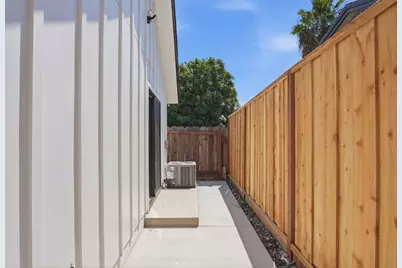 142 E Coolidge Avenue, Modesto, CA 95350 - Photo 52