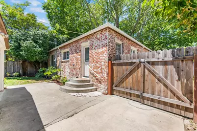 2717 17th Street, Sacramento, CA 95818 - Photo 24