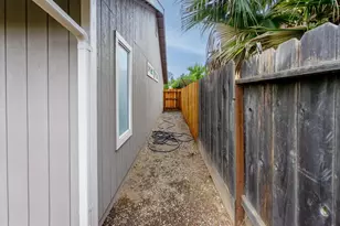 1177 Mirror Lake Dr, Merced, CA 95340 - Photo 40