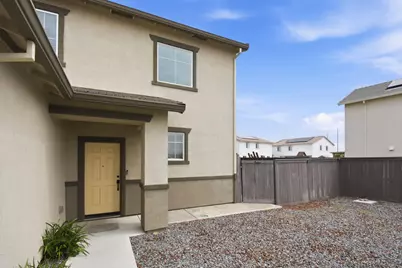 2063 Baldwin Way, Olivehurst, CA 95961 - Photo 2