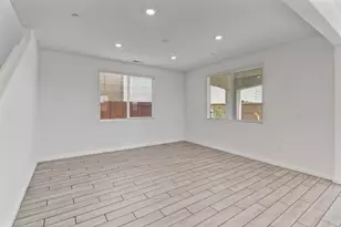 8679 Oldfield Wy, Sacramento, CA 95829 - Photo 10