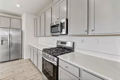 8679 Oldfield Way, Sacramento, CA 95829 - Photo 6