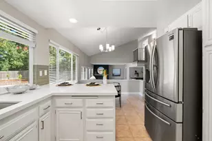 1111 Cottonwood Dr, Roseville, CA 95661 - Photo 12