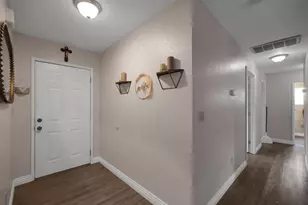 625 Periwinkle Dr, Patterson, CA 95363 - Photo 6
