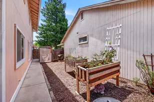 5345 Blue Sapphire Ct, Elk Grove, CA 95758 - Photo 40