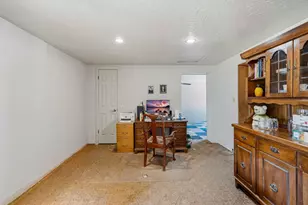 2201 Vivian Rd, Modesto, CA 95358 - Photo 10
