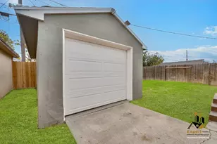 5112 Gordon Dr, Sacramento, CA 95824 - Photo 16