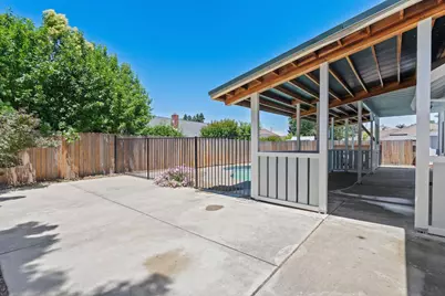 1331 Manzano Way, Sacramento, CA 95831 - Photo 34