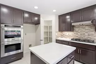 1331 Manzano Way, Sacramento, CA 95831 - Photo 14