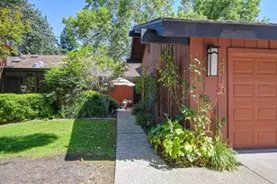 44710 Garden Ct, El Macero, CA 95618 - Photo 2