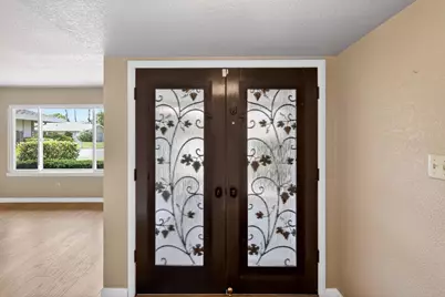 36 Southlite Circle, Sacramento, CA 95831 - Photo 8
