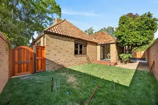 945 44th St, Sacramento, CA 95819 - Photo 92