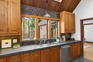 945 44th St, Sacramento, CA 95819 - Photo 46