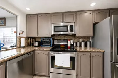 7962 Graylodge Court, Sacramento, CA 95828 - Photo 18