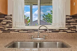 606 Wales Dr, Folsom, CA 95630 - Photo 8