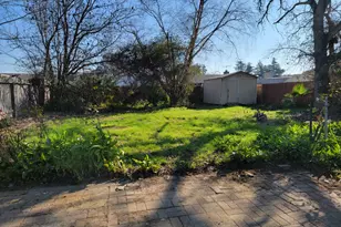 7839 Edenwood Ct, Sacramento, CA 95828 - Photo 18