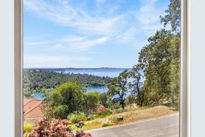 2070 Driftwood Circle, El Dorado Hills, CA 95762 - Photo 18