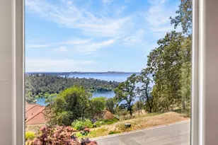 2070 Driftwood Cir, El Dorado Hills, CA 95762 - Photo 18
