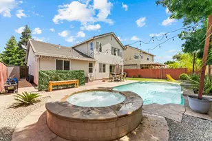 4716 Brabant Way, Elk Grove, CA 95757 - Photo 10
