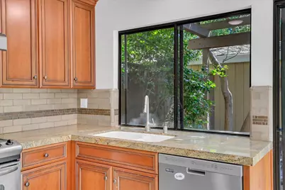 8 Adelphi Court, Sacramento, CA 95825 - Photo 14