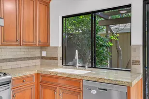 8 Adelphi Ct, Sacramento, CA 95825 - Photo 14