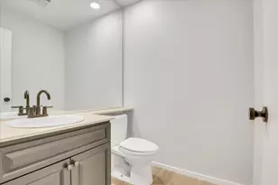 8 Adelphi Ct, Sacramento, CA 95825 - Photo 22
