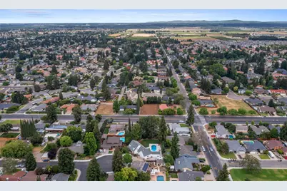 2340 E Hawkeye Avenue, Turlock, CA 95380 - Photo 48