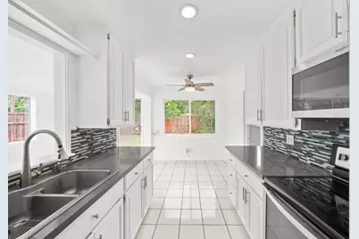 7406 Alix Parkway, Sacramento, CA 95823 - Photo 14