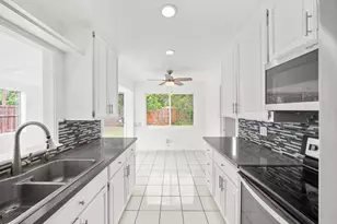 7406 Alix Pkwy, Sacramento, CA 95823 - Photo 14