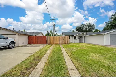 8894 Sharkey Avenue, Elk Grove, CA 95624 - Photo 32