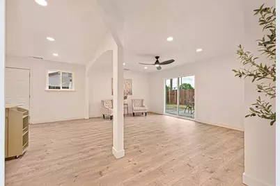 8894 Sharkey Avenue, Elk Grove, CA 95624 - Photo 14