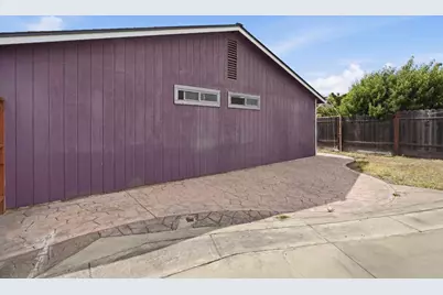 2180 Del Playa Court, Stockton, CA 95206 - Photo 8