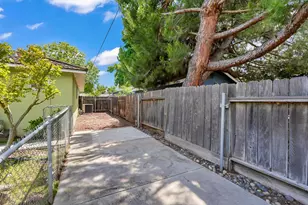 301 Robin Hood Dr, Modesto, CA 95350 - Photo 24