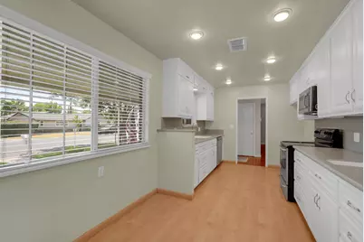 301 Robin Hood Drive, Modesto, CA 95350 - Photo 4