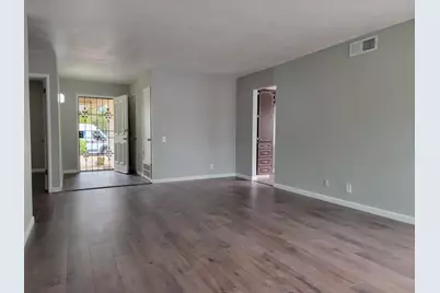 7548 Lindale Drive, Sacramento, CA 95828 - Photo 4