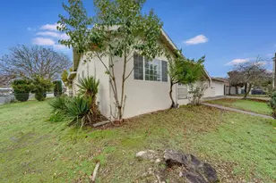 2190 Meadowglen Ave, Sacramento, CA 95832 - Photo 4