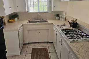 2190 Meadowglen Ave, Sacramento, CA 95832 - Photo 8