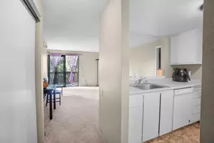 915 Fulton Ave, Sacramento, CA 95825 - Photo 2