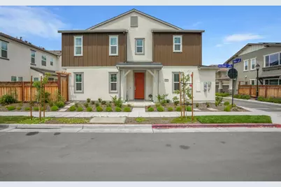 61 W San Diego Drive, Mountain House, CA 95391 - Photo 2