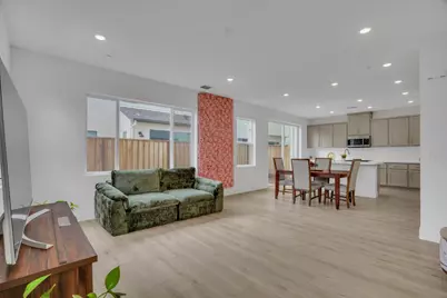 61 W San Diego Drive, Mountain House, CA 95391 - Photo 8