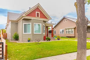 1042 R St, Newman, CA 95360 - Photo 2