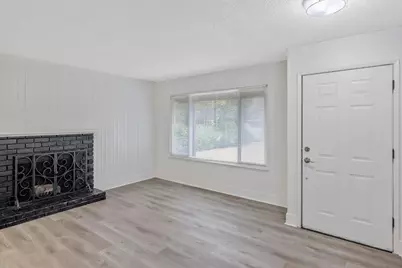 534 W Swift Avenue, Clovis, CA 93612 - Photo 8