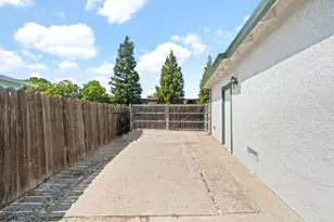 3255 Laurelhurst Dr, Rancho Cordova, CA 95670 - Photo 14