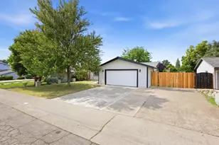8909 Ramstad Ave, Fair Oaks, CA 95628 - Photo 2