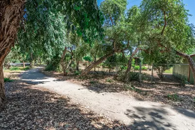 5426 Columbia Drive, Fresno, CA 93727 - Photo 38