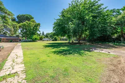 5426 Columbia Drive, Fresno, CA 93727 - Photo 36