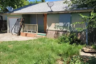 1643 Kathleen Ave, Sacramento, CA 95815 - Photo 4