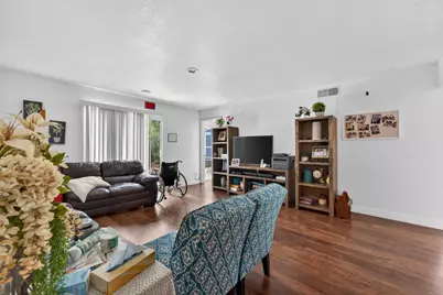 6204 Fennwood Court, Sacramento, CA 95831 - Photo 14